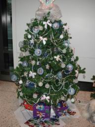 AutoZoneAngelTree-Dec2003-09916.JPG