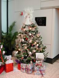 AutoZoneAngelTree-Dec2003-09919.JPG