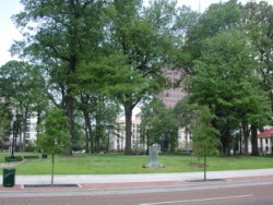 MaloneMonuments-MemphisCourtSquare-2005-Aug-1111.JPG