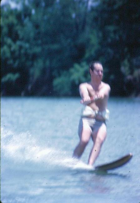 McKnightTennesseeRiverCabin1969-05.jpg