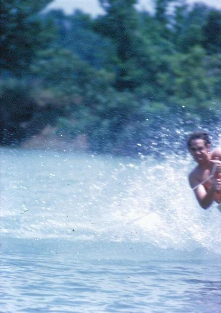 McKnightTennesseeRiverCabin1969-06.jpg