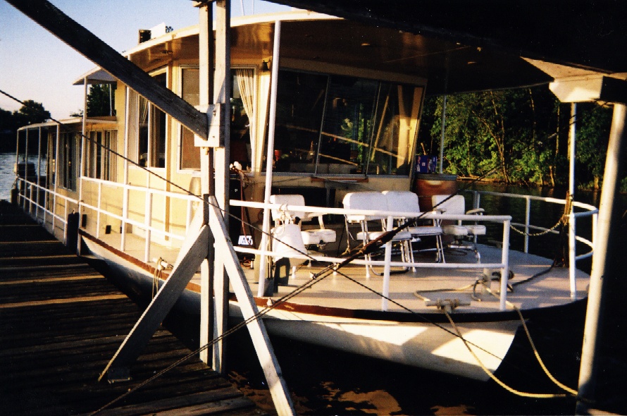 Blackley,Norman-NorwinHouseboat-2003.jpg