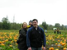 familypumpkinpatch1.jpg